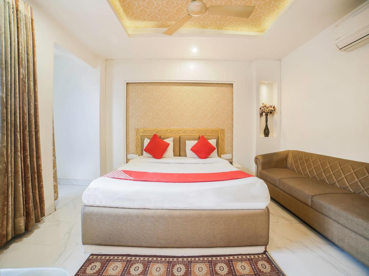 Oyo 10277 Hotel Delux Golden Ajmer Exterior foto