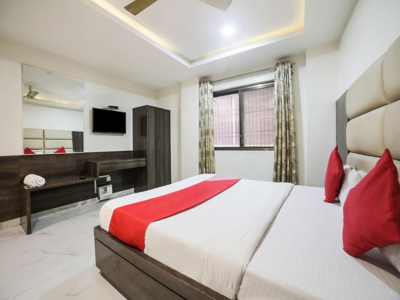 Oyo 10277 Hotel Delux Golden Ajmer Exterior foto