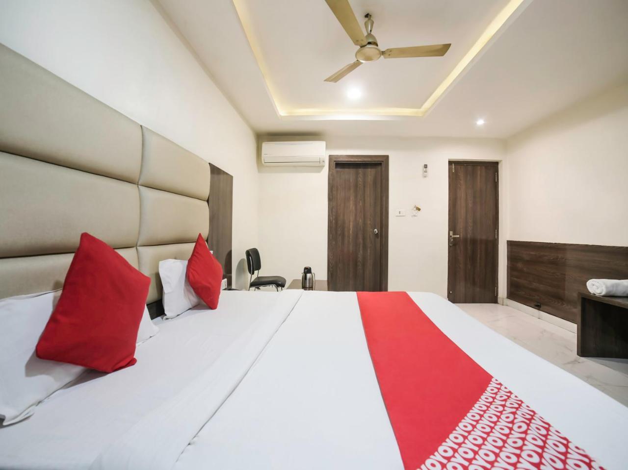 Oyo 10277 Hotel Delux Golden Ajmer Exterior foto